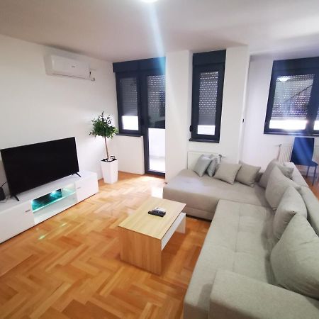 Riviera Apartments Ni Exteriér fotografie