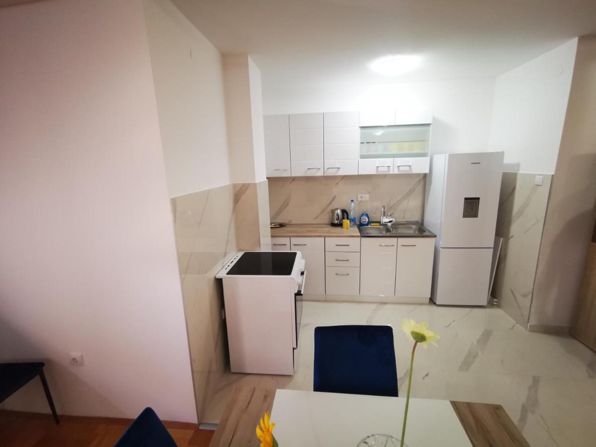 Riviera Apartments Ni Exteriér fotografie